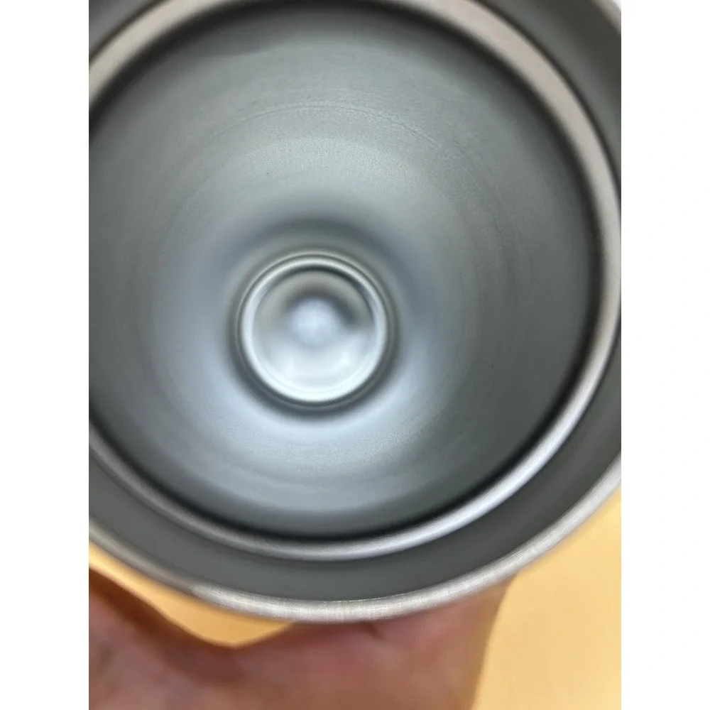YETI Rambler 20 oz Tumbler Silver Stainless Steel Insulated Cup w/ Lid‎